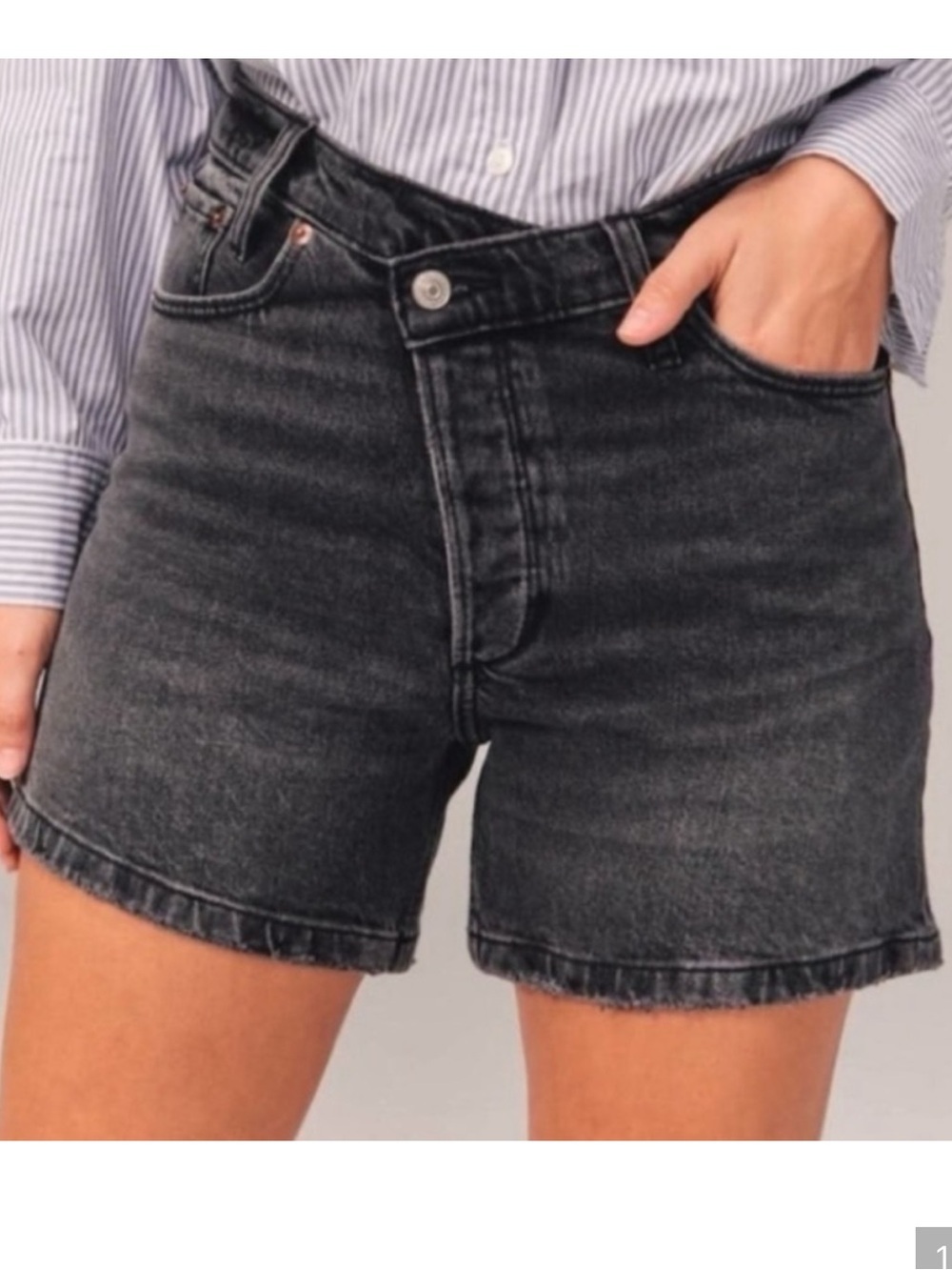 Abercrombie The Dad Short Criss Cross High Rise size 26